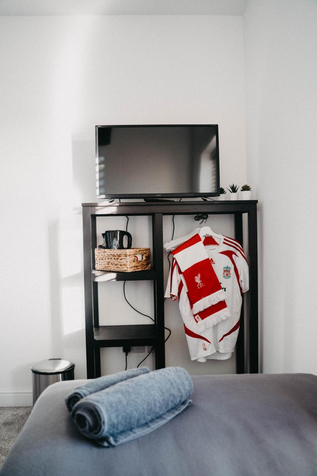 Flat Iron Anfield Hotel 4*